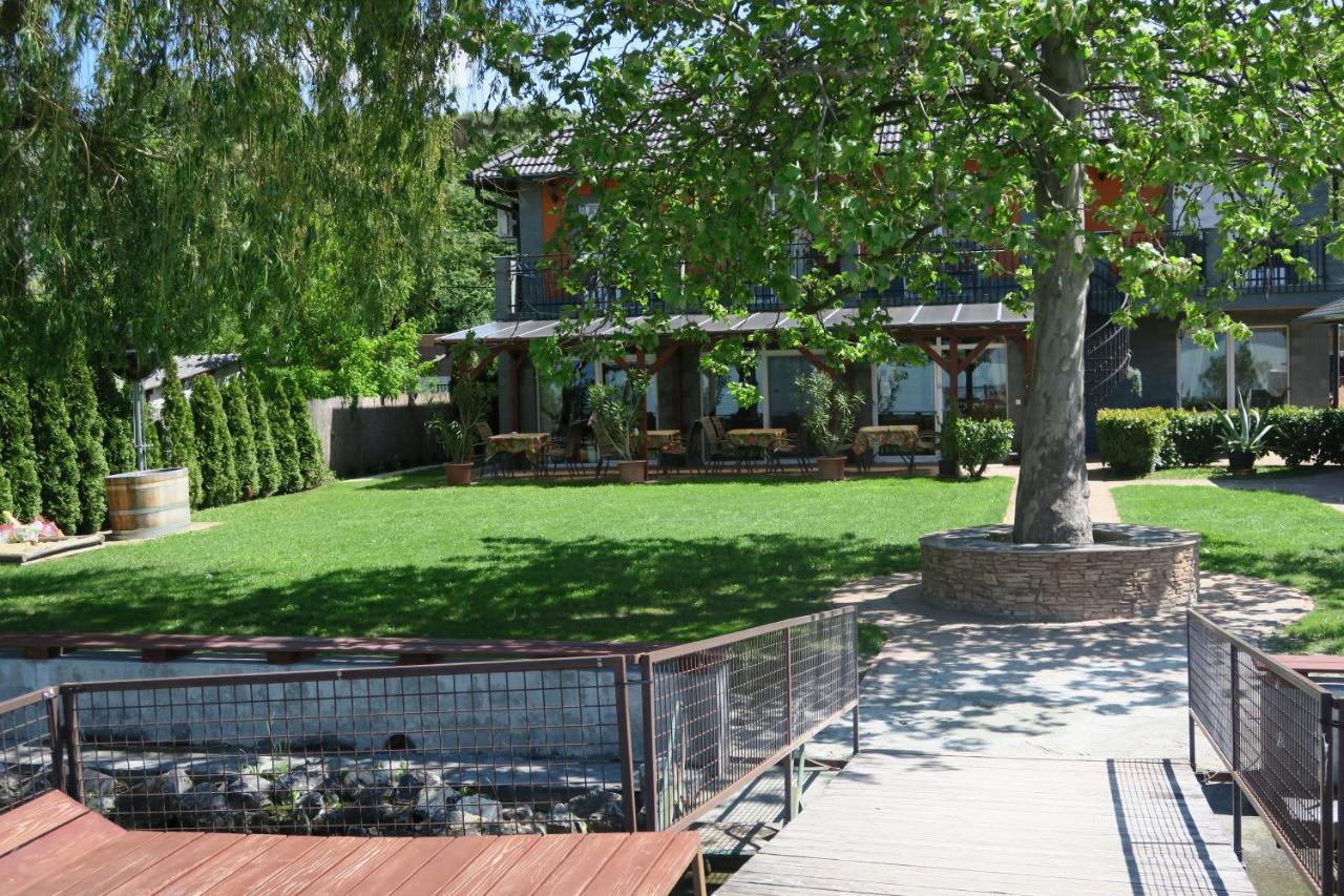 Granit Villa Balatonszarszo Exteriör bild